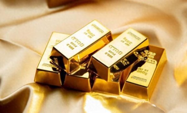 个人配资炒股 金价暴跌！黄金首饰跌破千元，大妈狂喜，投资者哭晕？真相来了！